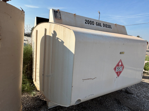 2,000 gallon steel fuel tank for truck mounting